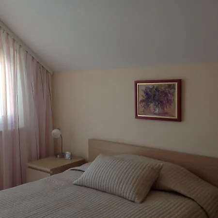 - Vesta Hotel