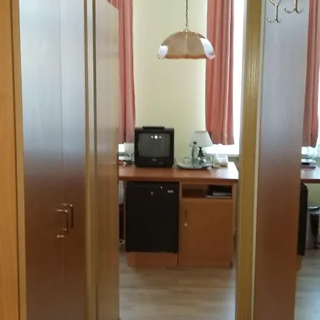 - Vesta Szálloda Bad Elster